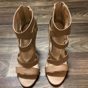 Beige Heels Women’s sz 7